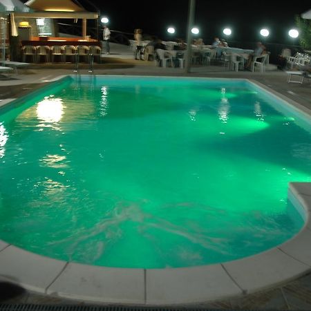 Agriturismo La Palombara Paola Exteriör bild